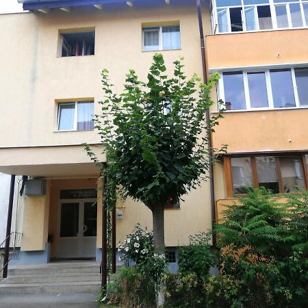 Rosenau Apartment Rîşnov Екстериор снимка